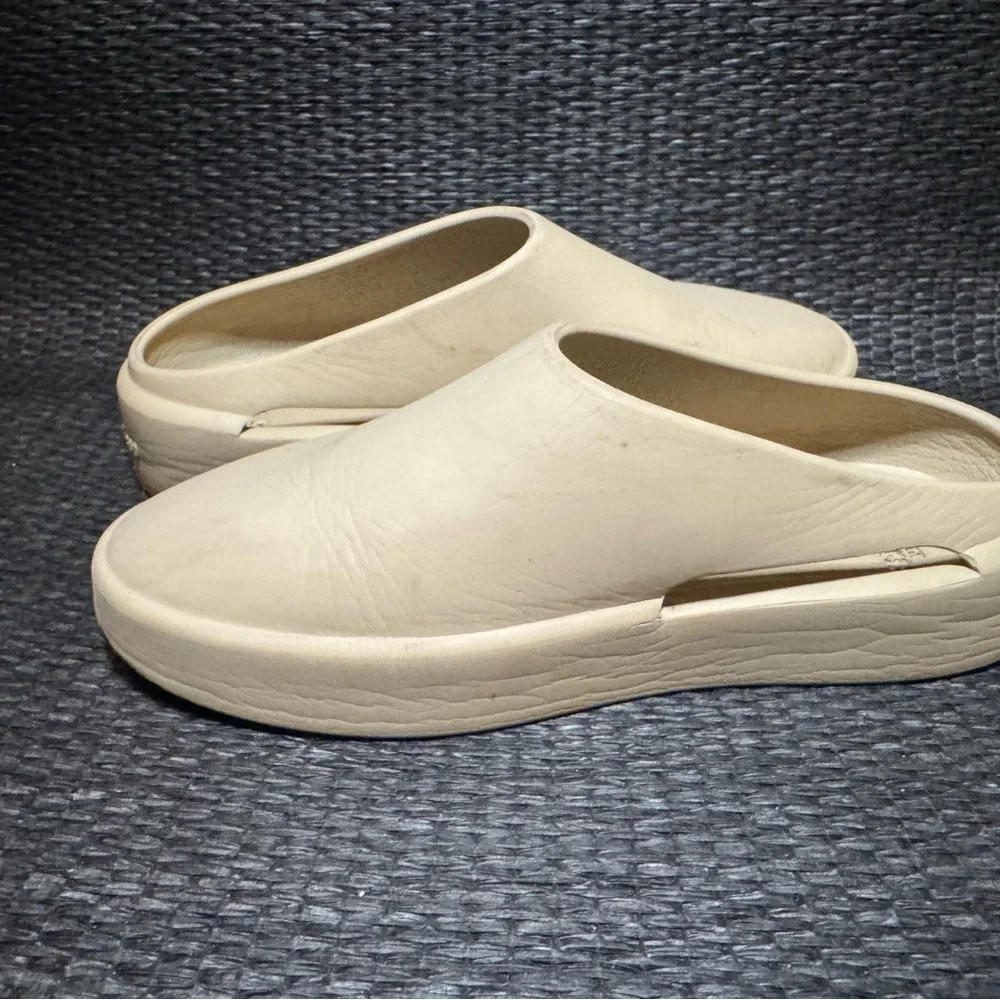 FEAR OF GOD Eva Runner Slippers Kids